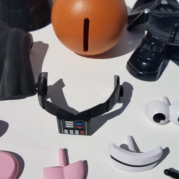 MR. POTATO HEAD - DARTH TATER (VADER) - Picture 5 of 10